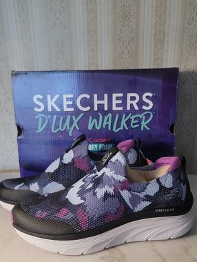 Skechers Purple Floral Slip-On D'LUX Walker Sneakers